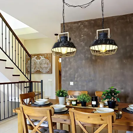 Altos Del Roque - Stylish And Comfortable House アデヘ